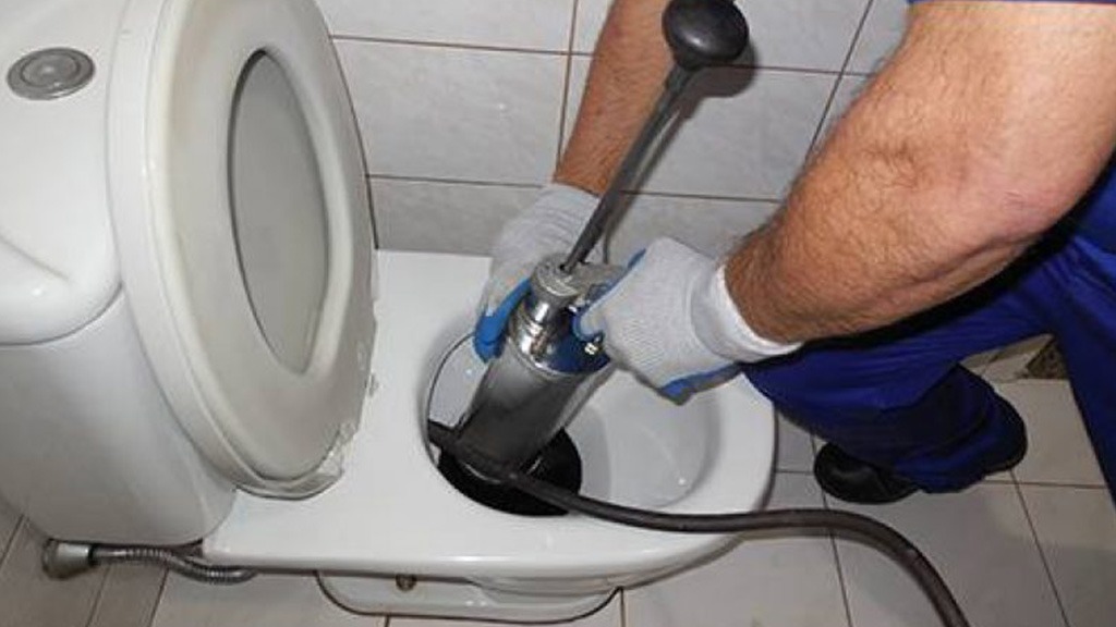Desentupimento-de-vaso-sanitário-em-bh